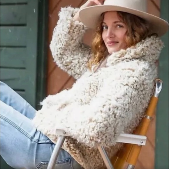 Anthropologie cream teddy cropped coat - Picture 2 of 6